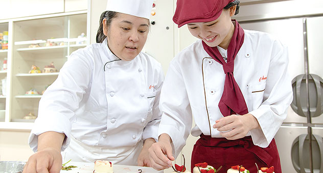製菓・製パン+パティシエ専攻コース