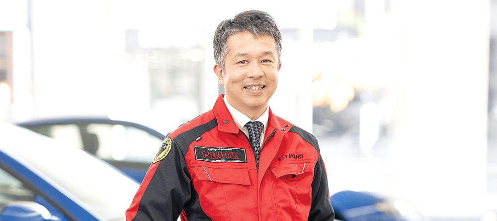 講師