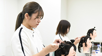 美容+アイティスト専攻コース